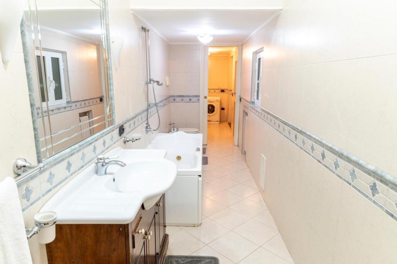 Deluxe Apartment With Garden In Vomero Napoli Eksteriør bilde