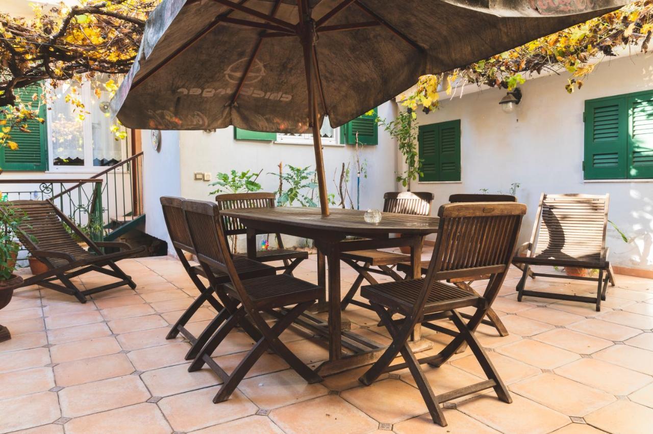 Deluxe Apartment With Garden In Vomero Napoli Eksteriør bilde