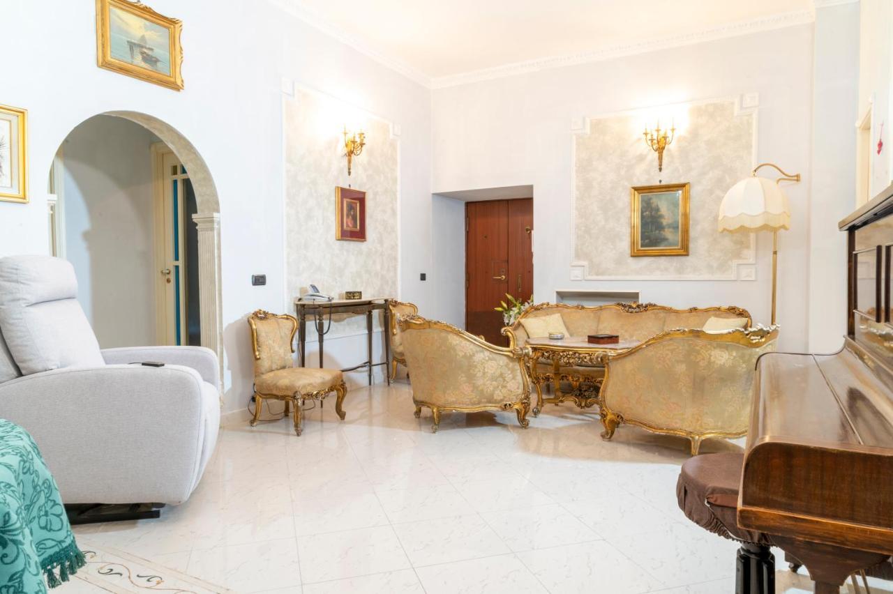Deluxe Apartment With Garden In Vomero Napoli Eksteriør bilde