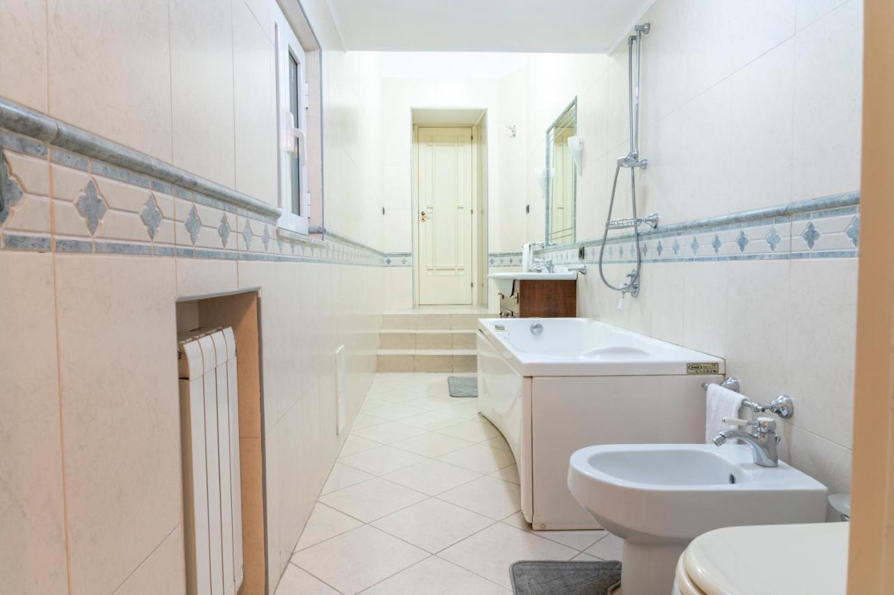 Deluxe Apartment With Garden In Vomero Napoli Eksteriør bilde